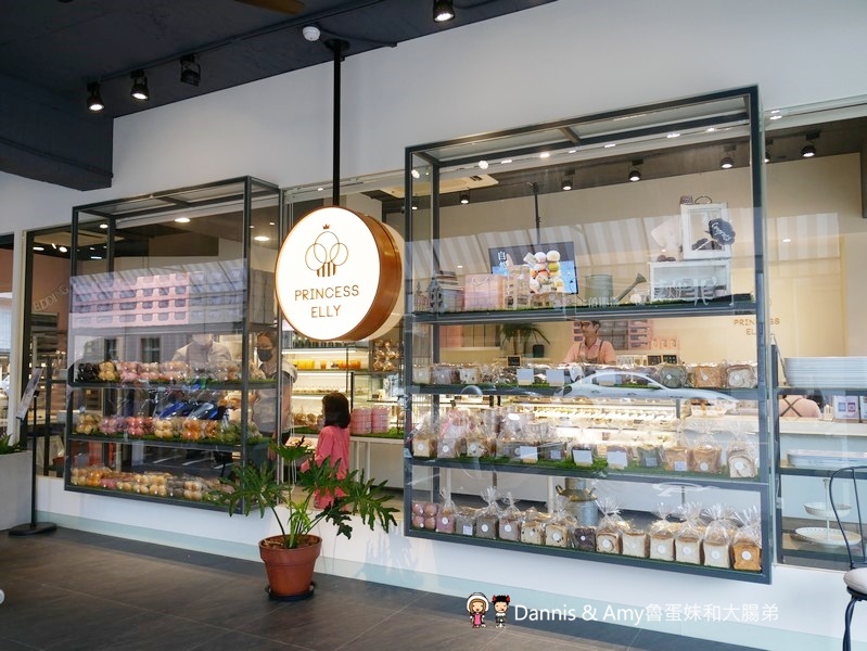 新竹甜點推薦︱艾立公主 Princess Elly夢幻杯子蛋糕專賣店。生日聚會下午茶點心。婚禮PARTY首選。彌月蛋糕禮盒點心(影片) 新竹甜點推薦︱艾立公主 Princess Elly夢幻杯子蛋糕專賣店。生日聚會下午茶點心。婚禮PARTY首選。彌月蛋糕禮盒點心(影片)