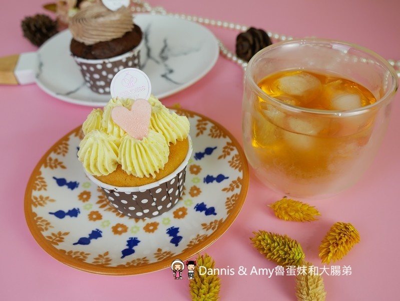 新竹甜點推薦︱艾立公主 Princess Elly夢幻杯子蛋糕專賣店。生日聚會下午茶點心。婚禮PARTY首選。彌月蛋糕禮盒點心(影片) 新竹甜點推薦︱艾立公主 Princess Elly夢幻杯子蛋糕專賣店。生日聚會下午茶點心。婚禮PARTY首選。彌月蛋糕禮盒點心(影片)