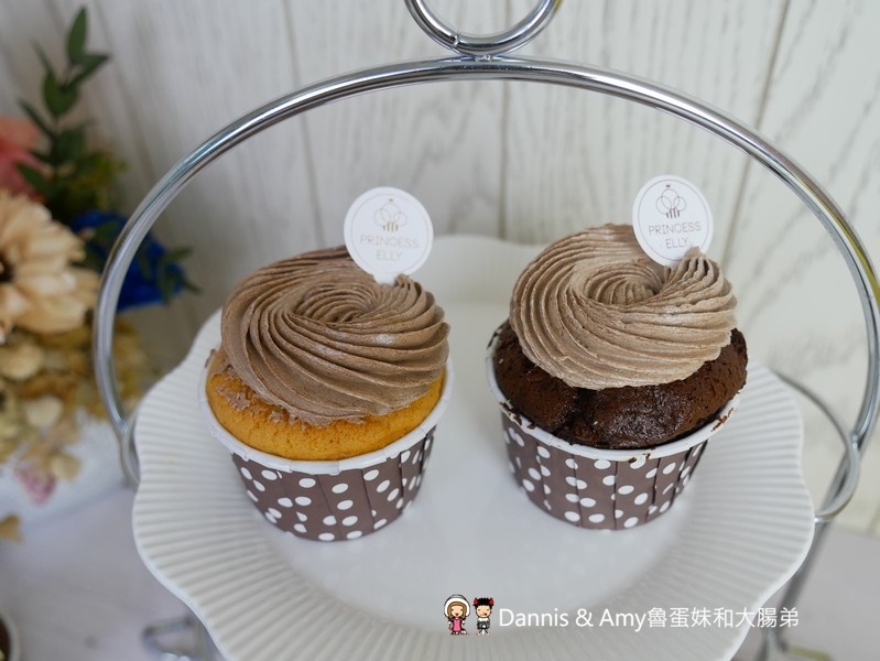 新竹甜點推薦︱艾立公主 Princess Elly夢幻杯子蛋糕專賣店。生日聚會下午茶點心。婚禮PARTY首選。彌月蛋糕禮盒點心(影片) 新竹甜點推薦︱艾立公主 Princess Elly夢幻杯子蛋糕專賣店。生日聚會下午茶點心。婚禮PARTY首選。彌月蛋糕禮盒點心(影片)