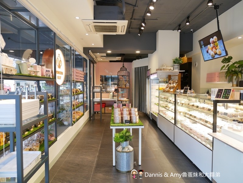 新竹甜點推薦︱艾立公主 Princess Elly夢幻杯子蛋糕專賣店。生日聚會下午茶點心。婚禮PARTY首選。彌月蛋糕禮盒點心(影片) 新竹甜點推薦︱艾立公主 Princess Elly夢幻杯子蛋糕專賣店。生日聚會下午茶點心。婚禮PARTY首選。彌月蛋糕禮盒點心(影片)