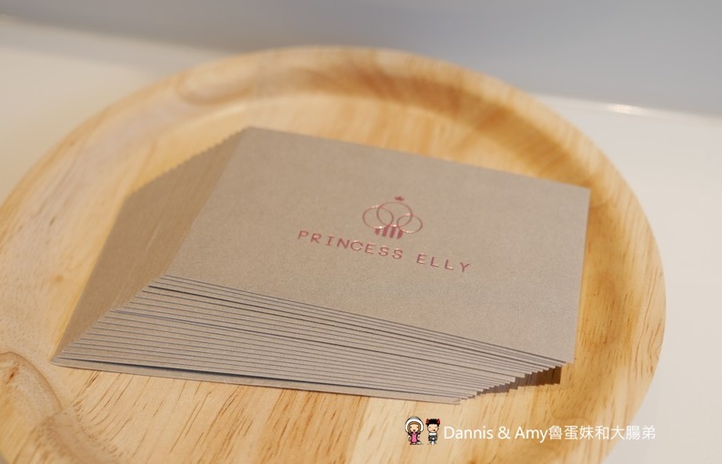 新竹甜點推薦︱艾立公主 Princess Elly夢幻杯子蛋糕專賣店。生日聚會下午茶點心。婚禮PARTY首選。彌月蛋糕禮盒點心(影片) 新竹甜點推薦︱艾立公主 Princess Elly夢幻杯子蛋糕專賣店。生日聚會下午茶點心。婚禮PARTY首選。彌月蛋糕禮盒點心(影片)