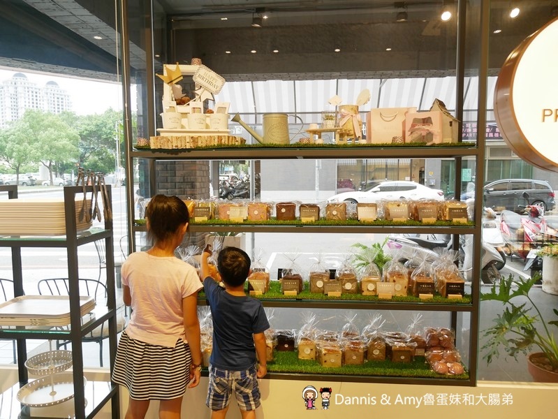 新竹甜點推薦︱艾立公主 Princess Elly夢幻杯子蛋糕專賣店。生日聚會下午茶點心。婚禮PARTY首選。彌月蛋糕禮盒點心(影片) 新竹甜點推薦︱艾立公主 Princess Elly夢幻杯子蛋糕專賣店。生日聚會下午茶點心。婚禮PARTY首選。彌月蛋糕禮盒點心(影片)