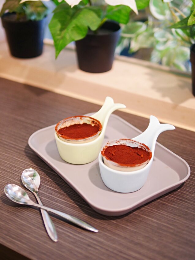 太澎湃!用厚片法式吐司夾的三明治真的第一次看到啦『佬法室 Vieux Chambre』軟嫩金黃歐姆蛋好吃推推!新竹美食|新竹早午餐|園區美食 - 曼達愛吃鬼