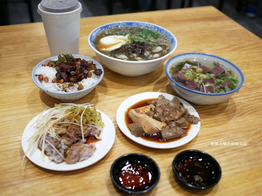 【台中東區美食】阿蓮米粉湯,台中後火車站60年老店,改走文青風古早味麵店!內文附詳細菜單價位介紹。 @熊寶小榆の旅遊日記