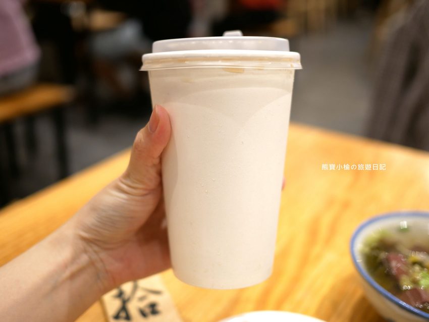 【台中東區美食】阿蓮米粉湯,台中後火車站60年老店,改走文青風古早味麵店!內文附詳細菜單價位介紹。 @熊寶小榆の旅遊日記