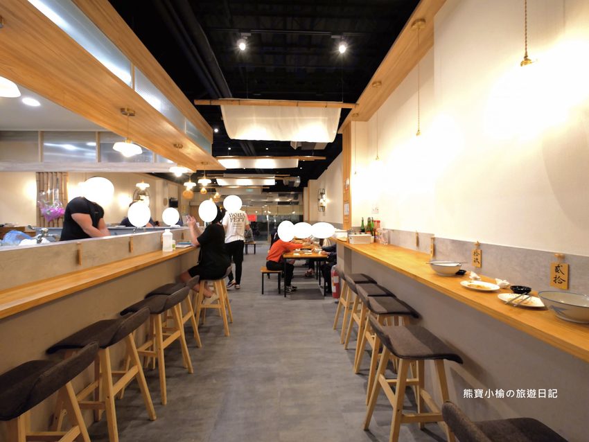 【台中東區美食】阿蓮米粉湯,台中後火車站60年老店,改走文青風古早味麵店!內文附詳細菜單價位介紹。 @熊寶小榆の旅遊日記