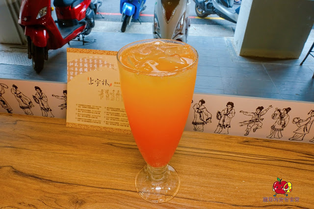 [食記] 新竹北區-上宇林東門店 珍珠粉角一次滿足太極鮮奶茶 香甜解膩葡萄柚綠 充滿茶香雪浮奶烏龍茶