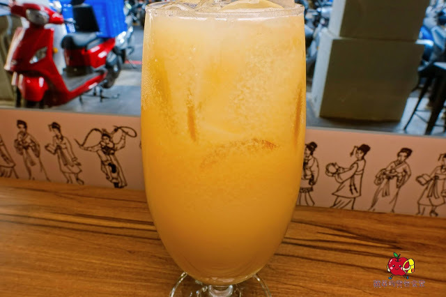 [食記] 新竹北區-上宇林東門店 珍珠粉角一次滿足太極鮮奶茶 香甜解膩葡萄柚綠 充滿茶香雪浮奶烏龍茶