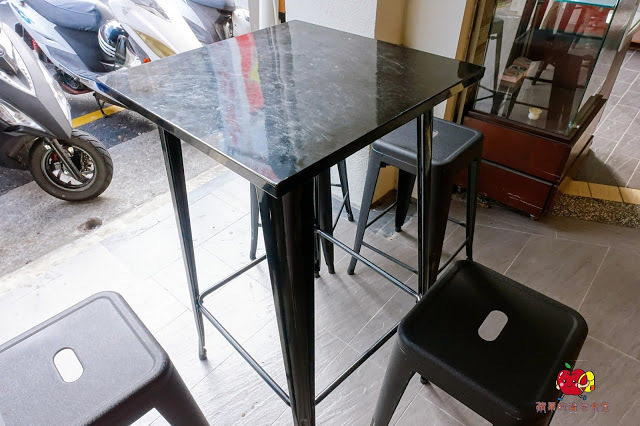 [食記] 新竹北區-上宇林東門店 珍珠粉角一次滿足太極鮮奶茶 香甜解膩葡萄柚綠 充滿茶香雪浮奶烏龍茶