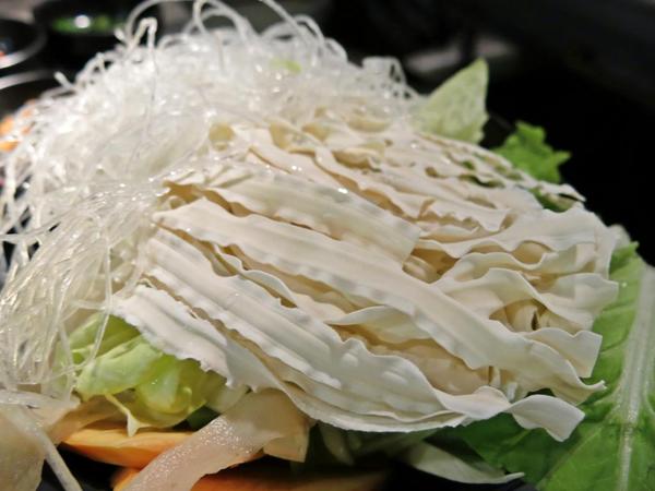 本燔野菜農場(台北南京店)：※窩客島試吃※【捷運中山站】經濟實惠又養生的火鍋吃到飽 — 本燔野菜農場