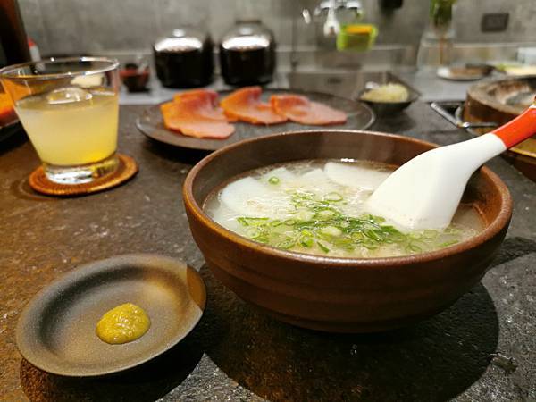 忠孝新生美食推薦 碳探和牛專門店-新鮮海膽 松葉蟹 日本頂級和牛入口即化的滋味吃過難忘 三五好友 家聚包場 品好酒吃和牛的美食秘密基地