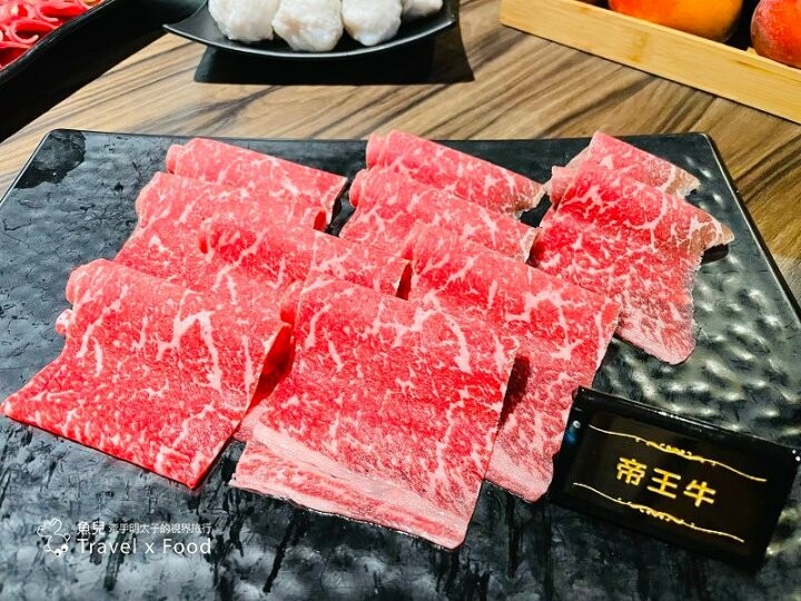 大胃王最愛!頂級和牛吃到飽,生啤喝到飽,當季水果也嗑到飽!澎湖囝仔的自學菜譜,巴適經典麻辣鍋(林口店) @魚兒 x 牽手明太子的「視」界旅行