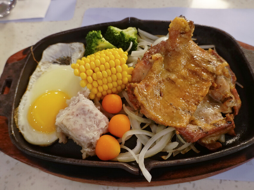 台北市中正區台北中正—魅麗海 中庭餐廳｜百元吃粗飽半自助Buffet｜西門町、德立莊酒店、秀山街