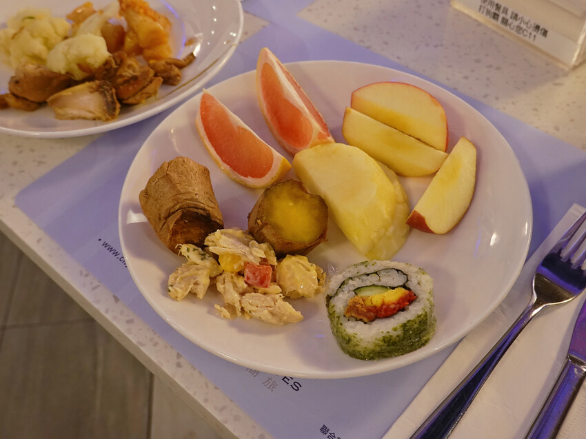 台北市中正區台北中正—魅麗海 中庭餐廳｜百元吃粗飽半自助Buffet｜西門町、德立莊酒店、秀山街