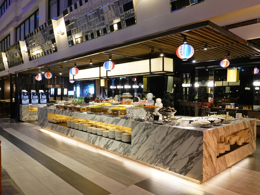 台北市中正區台北中正—魅麗海 中庭餐廳｜百元吃粗飽半自助Buffet｜西門町、德立莊酒店、秀山街