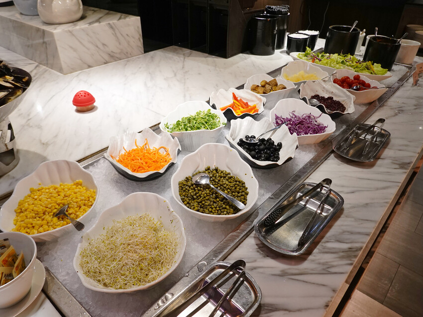 台北市中正區台北中正—魅麗海 中庭餐廳｜百元吃粗飽半自助Buffet｜西門町、德立莊酒店、秀山街