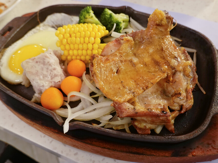 台北市中正區台北中正—魅麗海 中庭餐廳｜百元吃粗飽半自助Buffet｜西門町、德立莊酒店、秀山街