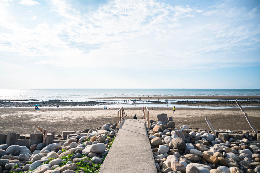 |苗栗景點|出水沙灘,苑裡隱藏版祕境,最新IG打卡沙丘景點,還有今年爆紅的抹茶石海灘都在這 - Hallo!Im 婷兒