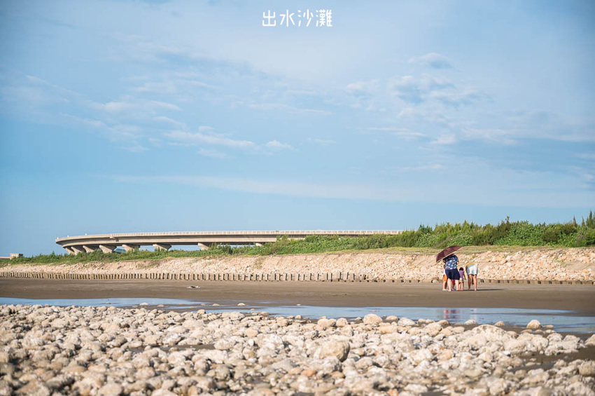 |苗栗景點|出水沙灘,苑裡隱藏版祕境,最新IG打卡沙丘景點,還有今年爆紅的抹茶石海灘都在這 - Hallo!Im 婷兒