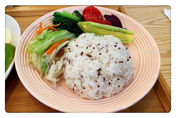 【新店美食】Le Coucou穀咕咕小館 ~ 新店輕食推薦/套餐❤️內用飯.湯免費續(附菜單) - 捷運大坪林站