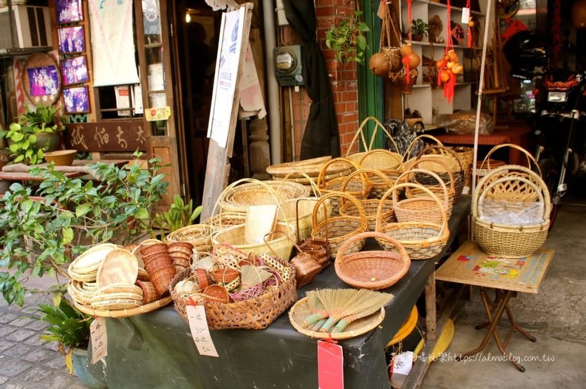 〖北埔老街〗半日遊!30年黃媽媽菜包.在地人都吃50年榕樹下小吃.伴手禮米食麻糬買不完