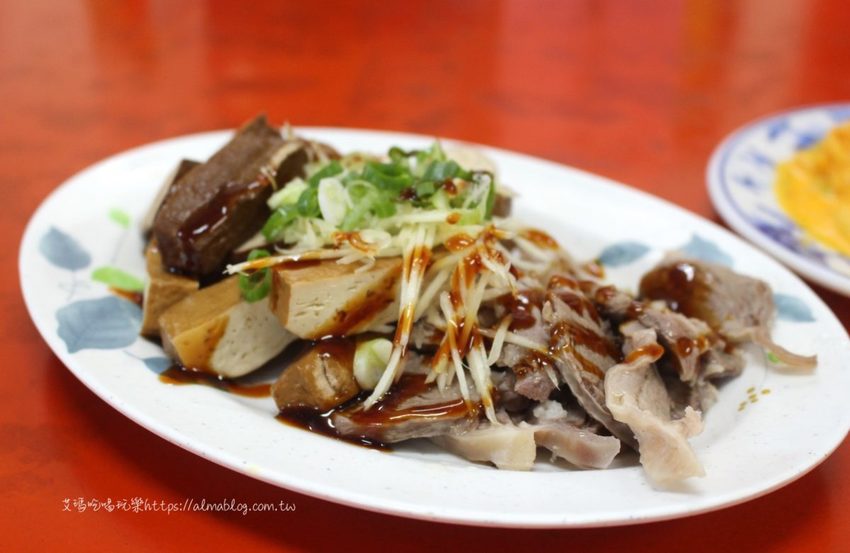 〖北埔老街〗半日遊!30年黃媽媽菜包.在地人都吃50年榕樹下小吃.伴手禮米食麻糬買不完