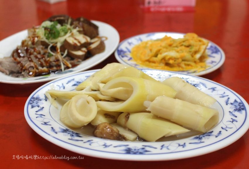 〖北埔老街〗半日遊!30年黃媽媽菜包.在地人都吃50年榕樹下小吃.伴手禮米食麻糬買不完