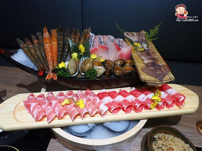 桃園中壢美食-聚北海道鍋物-自助吧268元牛肉壽喜燒吃到飽，肉肉瀑布也太仙氣飄飄了吧!!  (邀約) @民宿女王芽月-美食.旅遊.全台趴趴走