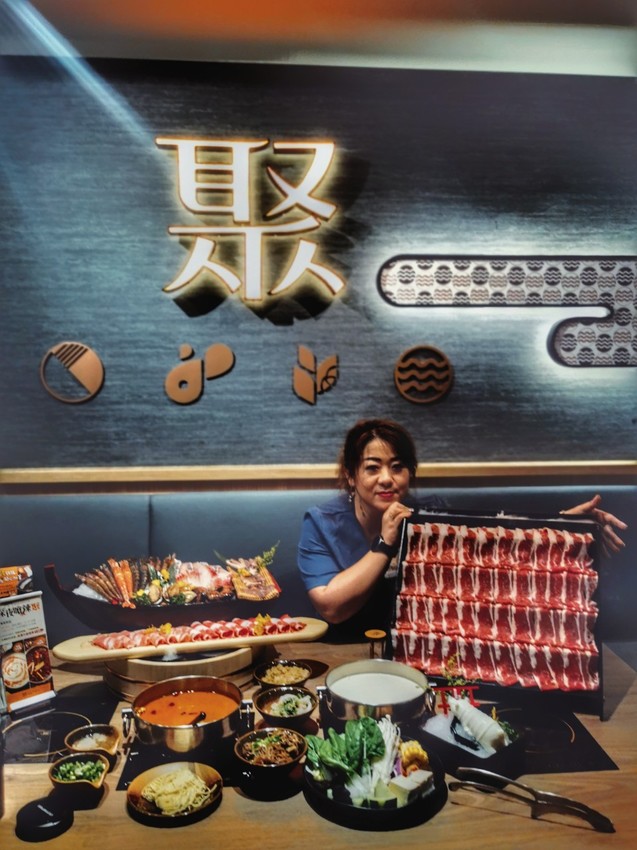 桃園中壢美食-聚北海道鍋物-自助吧268元牛肉壽喜燒吃到飽，肉肉瀑布也太仙氣飄飄了吧!!  (邀約) @民宿女王芽月-美食.旅遊.全台趴趴走