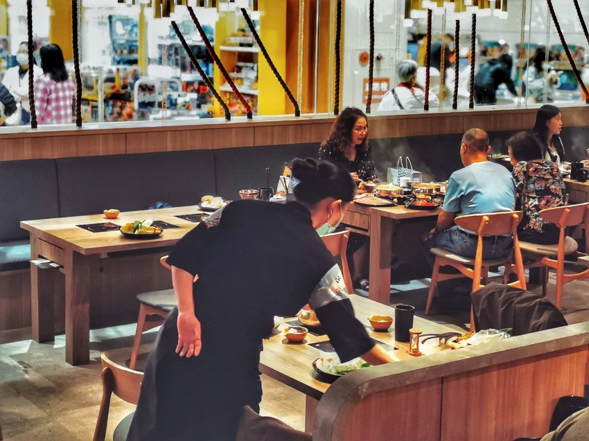 桃園中壢美食-聚北海道鍋物-自助吧268元牛肉壽喜燒吃到飽，肉肉瀑布也太仙氣飄飄了吧!!  (邀約) @民宿女王芽月-美食.旅遊.全台趴趴走