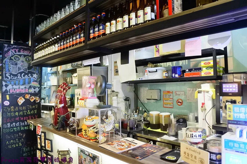 台北漢堡【史丹貓美式餐廳】西門町聚餐推薦！全日供餐松露香！比臉大的牛肉漢堡│義大利麵│運動賽事│萬華美食 - Fresa芙芮莎♥莎旅憶食