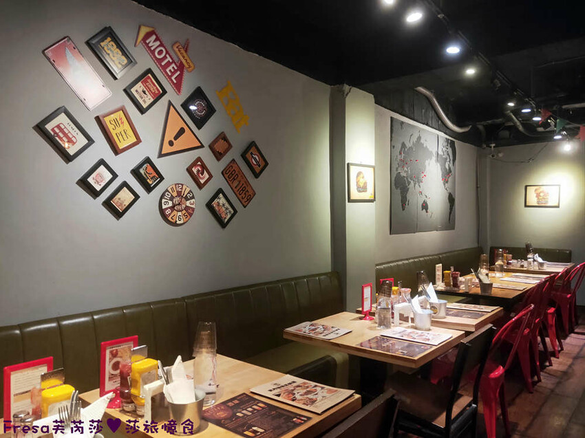 台北漢堡【史丹貓美式餐廳】西門町聚餐推薦！全日供餐松露香！比臉大的牛肉漢堡│義大利麵│運動賽事│萬華美食 - Fresa芙芮莎♥莎旅憶食