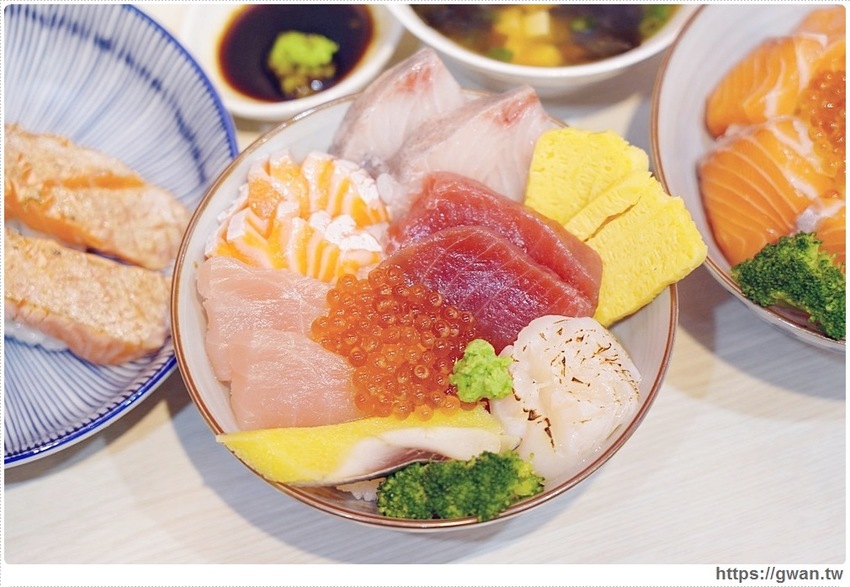 台中新開平價壽司,超厚鮭魚肚,滿滿油花好嫩口,還有味增湯只要15元!