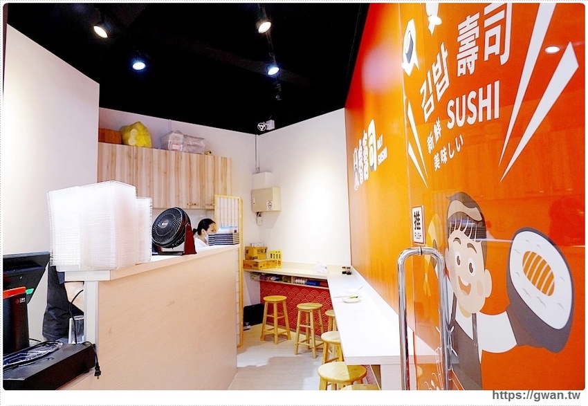 台中新開平價壽司,超厚鮭魚肚,滿滿油花好嫩口,還有味增湯只要15元!