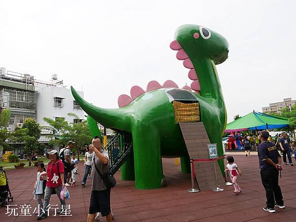 屏東蘭州街勝利動物溜滑梯公園8.JPG