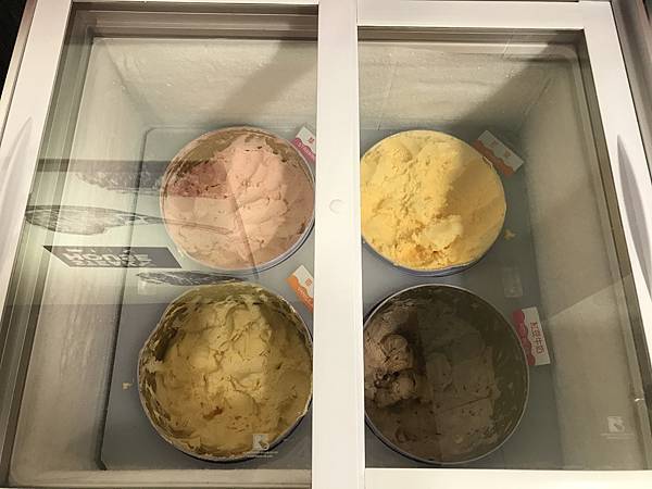 CBD09090-5D32-4941-859B-BB29660E6310