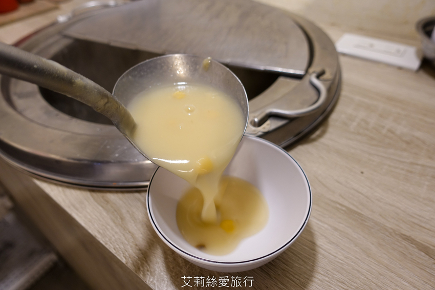 100%原肉牛排只要市價一半就能吃 配阿里山冷泡茶太過癮 內用自助吧無限吃到飽 濠誠牛排 22年老店 - 艾莉絲愛旅行