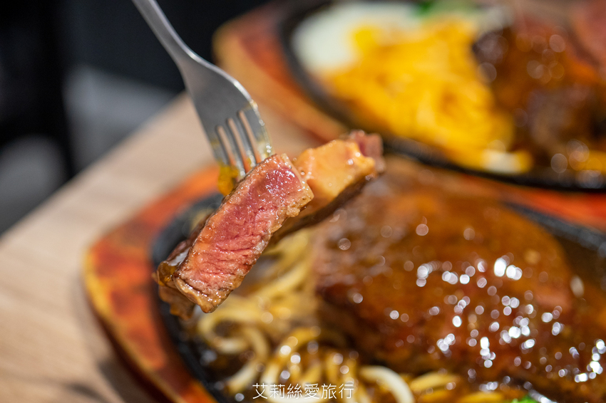 100%原肉牛排只要市價一半就能吃 配阿里山冷泡茶太過癮 內用自助吧無限吃到飽 濠誠牛排 22年老店 - 艾莉絲愛旅行