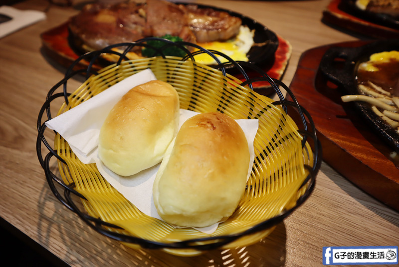 蘆洲 濠誠牛排.原肉牛排.莫凡彼咖啡.冰淇淋吃到飽