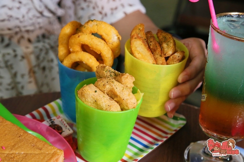 【台南酒吧】海安路上的超人氣露天老屋酒吧，「不限時段」啤酒調酒飲料買一送一：Bark露天茶飲酒吧 - 熱血玩台南。跳躍新世界