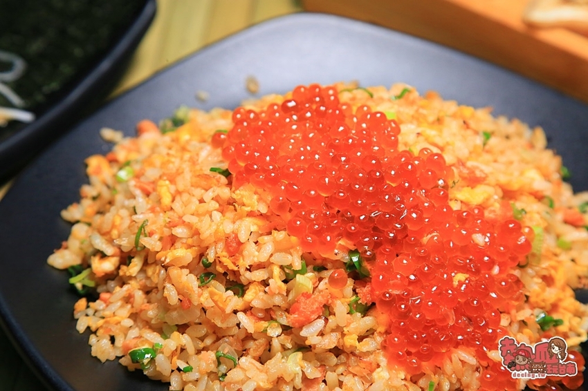 【台南美食】台南少見不限時段酒類喝到飽的居酒屋,鮭魚全餐就是要讓你吃到笑咪咪:喧宵いざかや - 熱血玩台南。跳躍新世界