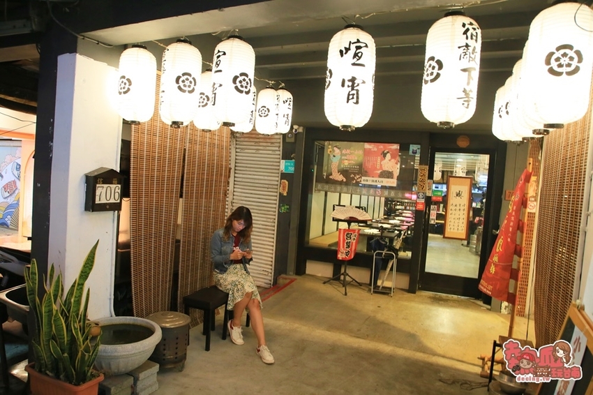 【台南美食】台南少見不限時段酒類喝到飽的居酒屋,鮭魚全餐就是要讓你吃到笑咪咪:喧宵いざかや - 熱血玩台南。跳躍新世界