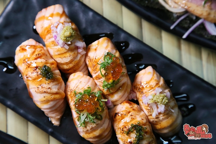 【台南美食】台南少見不限時段酒類喝到飽的居酒屋,鮭魚全餐就是要讓你吃到笑咪咪:喧宵いざかや - 熱血玩台南。跳躍新世界