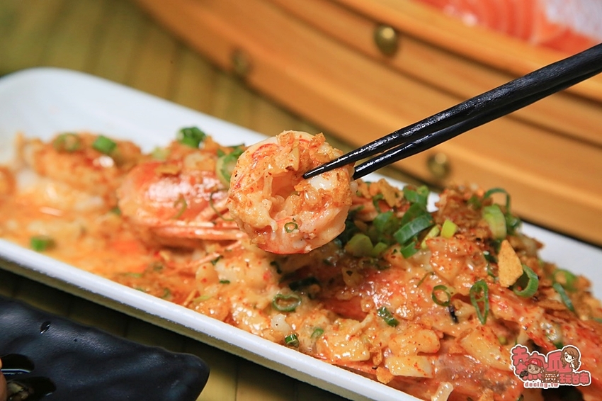 【台南美食】台南少見不限時段酒類喝到飽的居酒屋,鮭魚全餐就是要讓你吃到笑咪咪:喧宵いざかや - 熱血玩台南。跳躍新世界