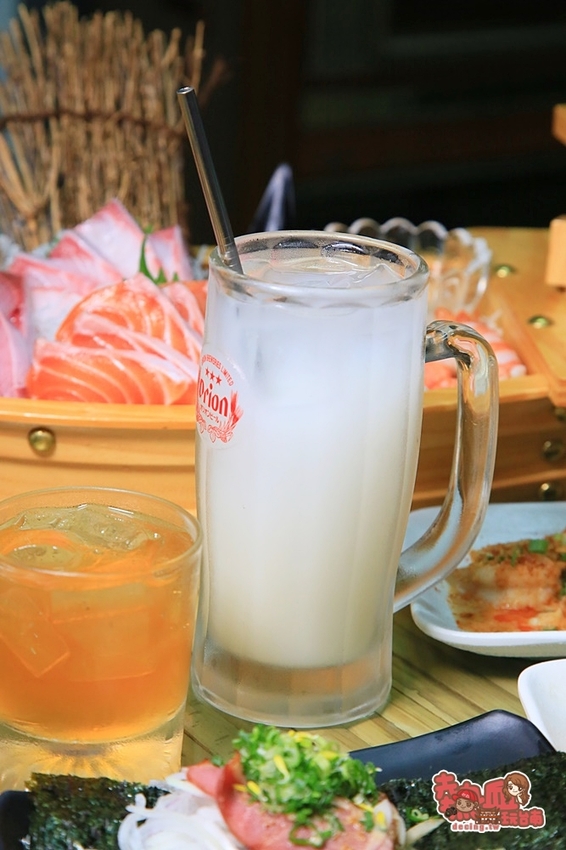 【台南美食】台南少見不限時段酒類喝到飽的居酒屋,鮭魚全餐就是要讓你吃到笑咪咪:喧宵いざかや - 熱血玩台南。跳躍新世界