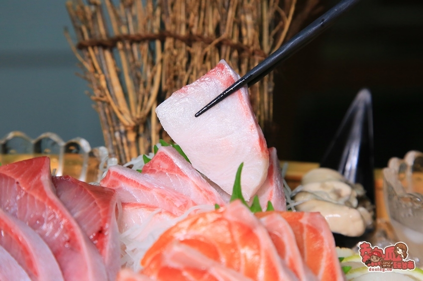 【台南美食】台南少見不限時段酒類喝到飽的居酒屋,鮭魚全餐就是要讓你吃到笑咪咪:喧宵いざかや - 熱血玩台南。跳躍新世界