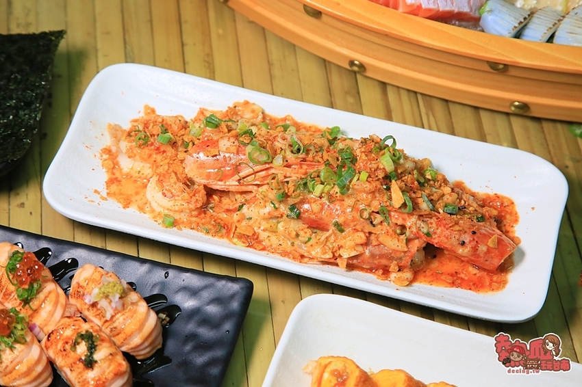 【台南美食】台南少見不限時段酒類喝到飽的居酒屋,鮭魚全餐就是要讓你吃到笑咪咪:喧宵いざかや - 熱血玩台南。跳躍新世界