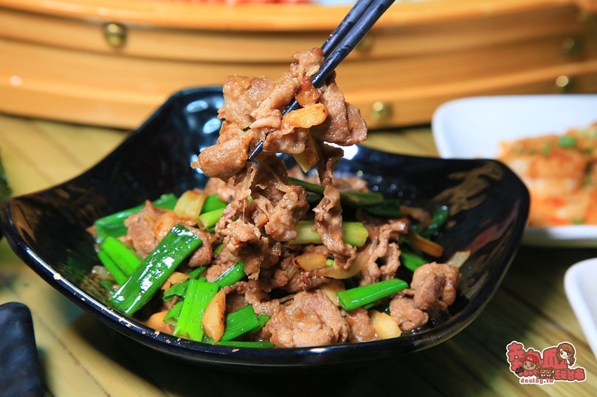 【台南美食】台南少見不限時段酒類喝到飽的居酒屋,鮭魚全餐就是要讓你吃到笑咪咪:喧宵いざかや - 熱血玩台南。跳躍新世界