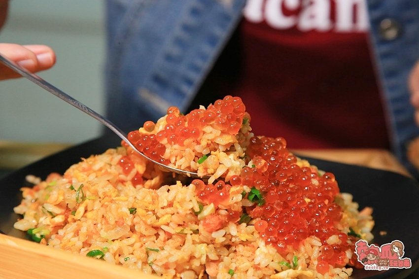 【台南美食】台南少見不限時段酒類喝到飽的居酒屋,鮭魚全餐就是要讓你吃到笑咪咪:喧宵いざかや - 熱血玩台南。跳躍新世界