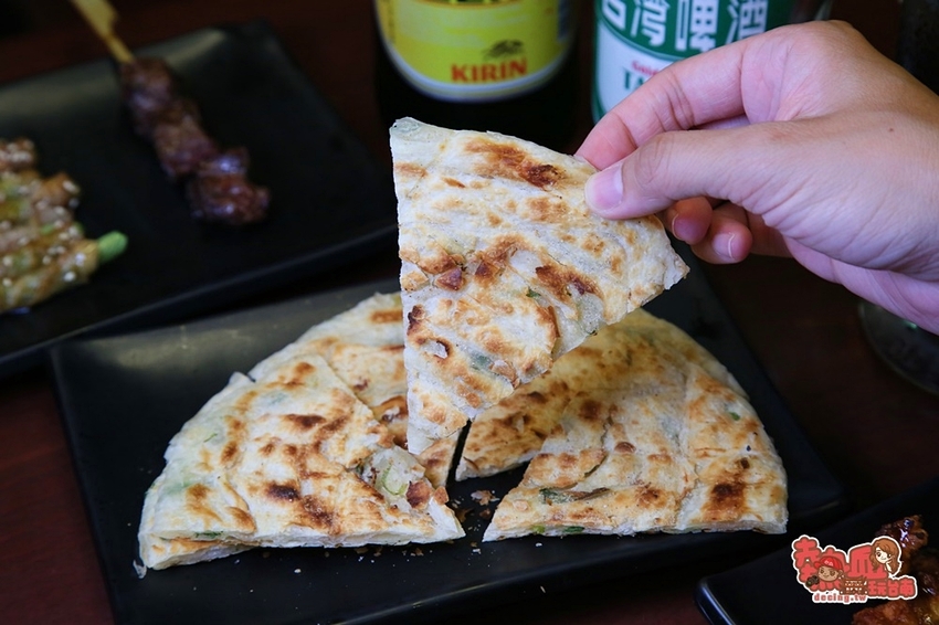 【台南美食】台式超人氣露天酒場，越晚人潮越滿！台南晚餐宵夜吃巧又吃飽的好去處：舞鶴燒烤 - 熱血玩台南。跳躍新世界